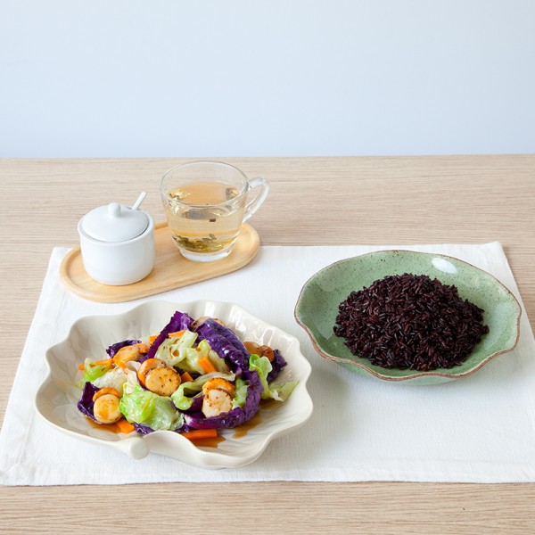 Stir Fried Scallop with Cabbage with Riceberry